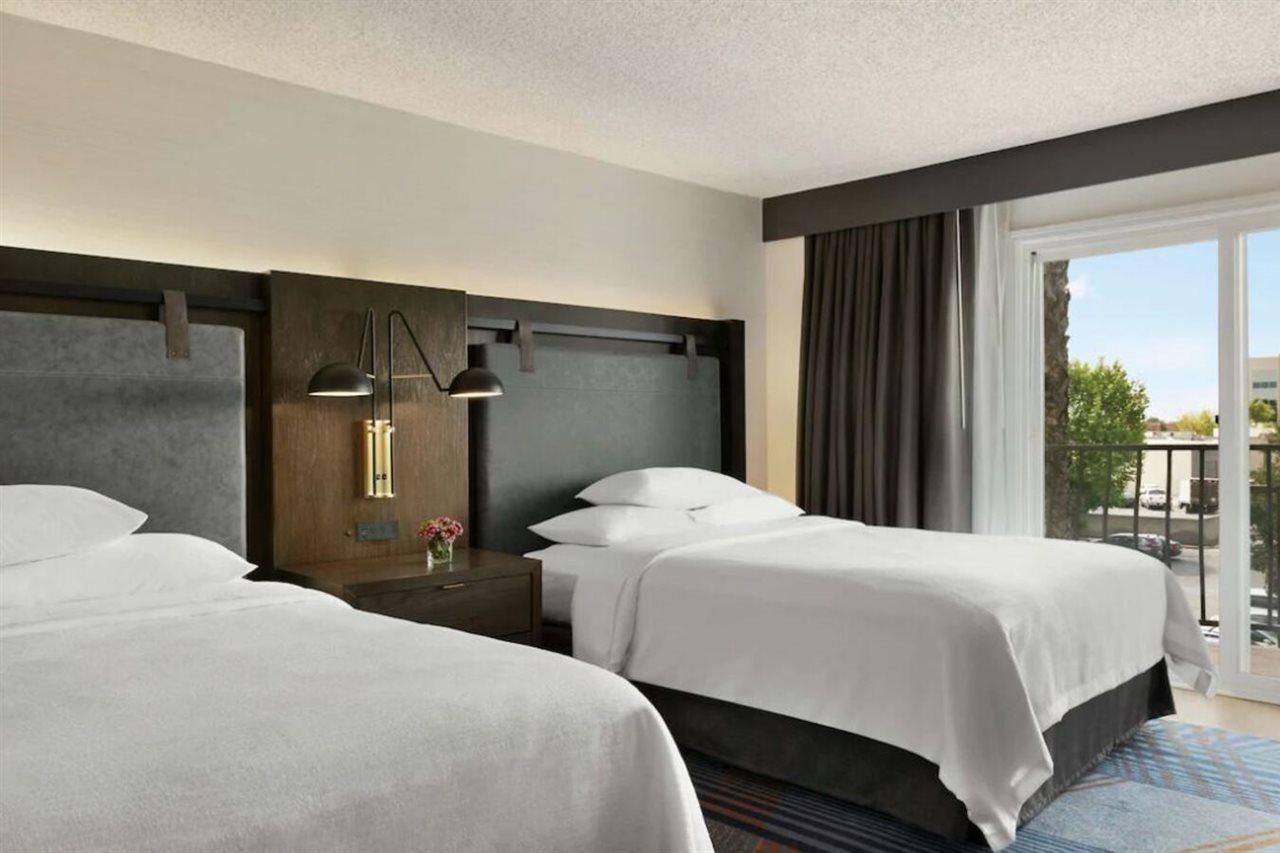Embassy Suites By Hilton Los Angeles Downey Exteriér fotografie
