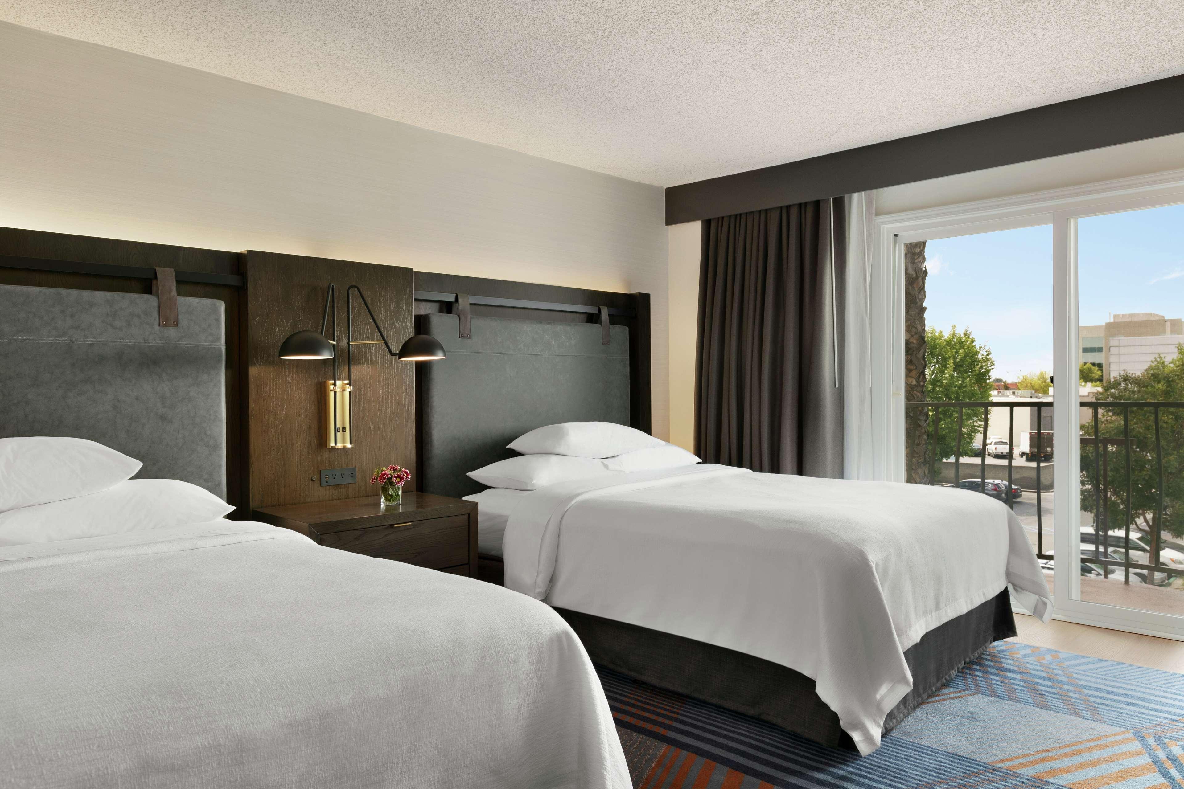 Embassy Suites By Hilton Los Angeles Downey Exteriér fotografie