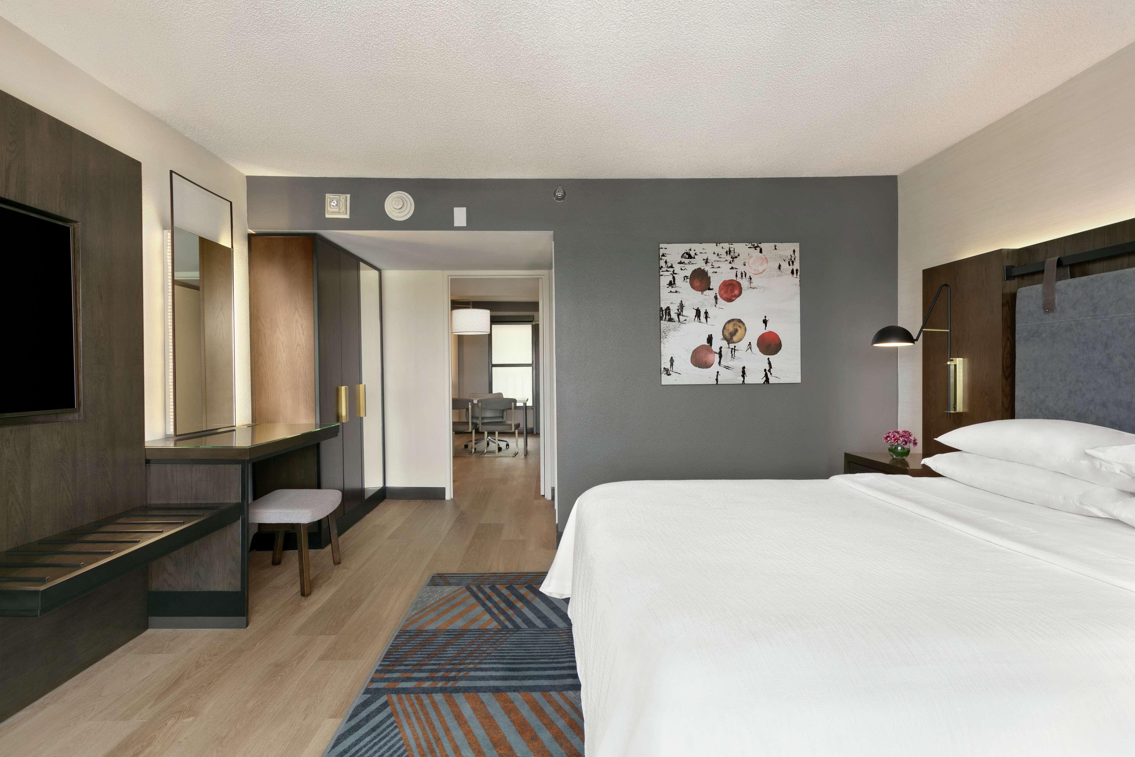 Embassy Suites By Hilton Los Angeles Downey Exteriér fotografie