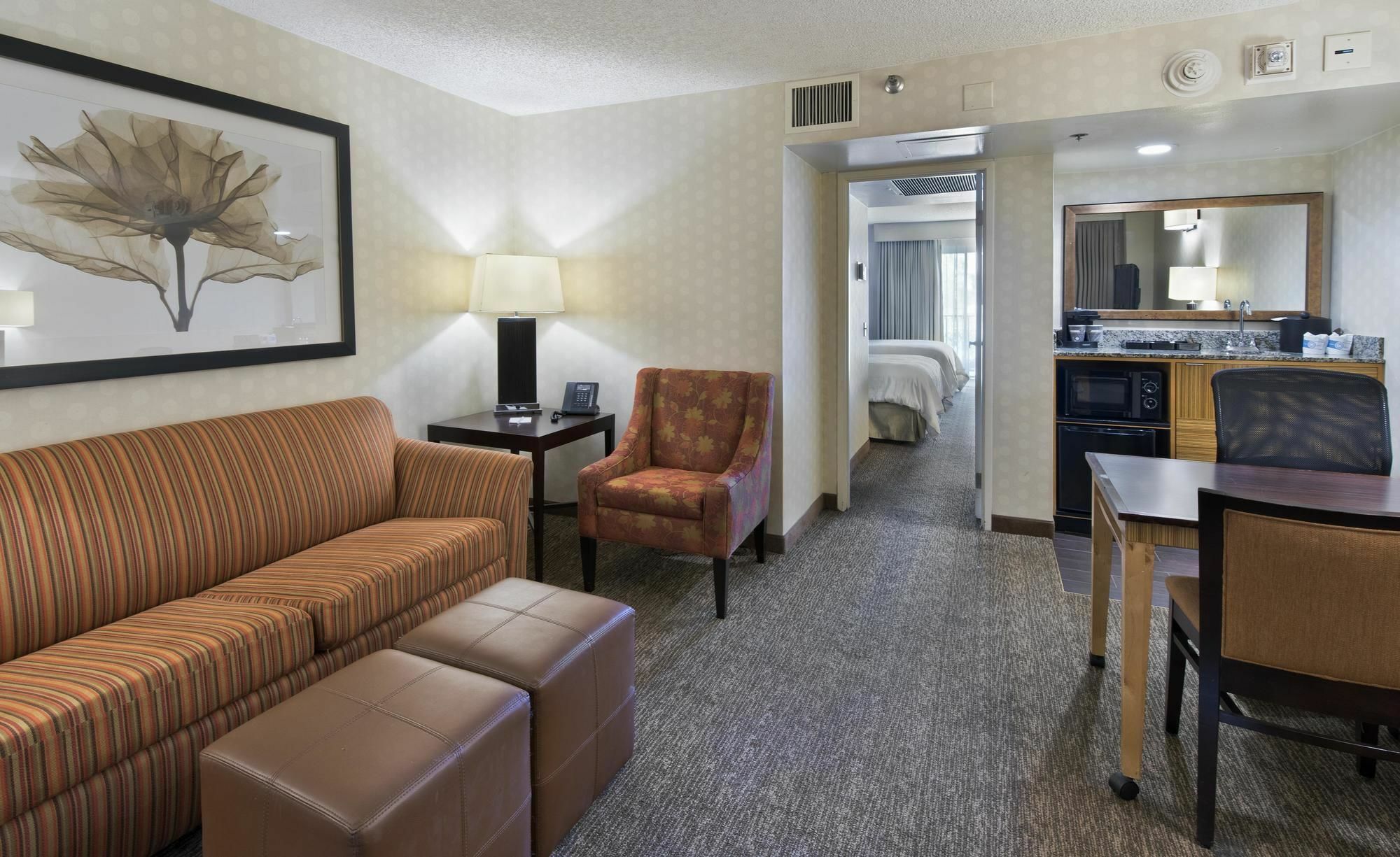 Embassy Suites By Hilton Los Angeles Downey Exteriér fotografie